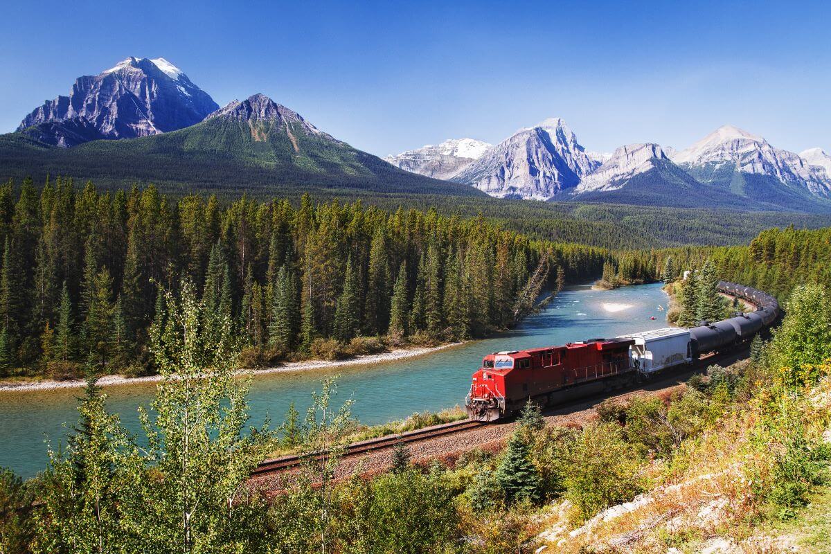 Record Breaking 3,900 Skilled Workers Invited Through October Express Entry Draw! Record Breaking 3,900 Skilled Workers Invited Through October Express Entry Draw!
